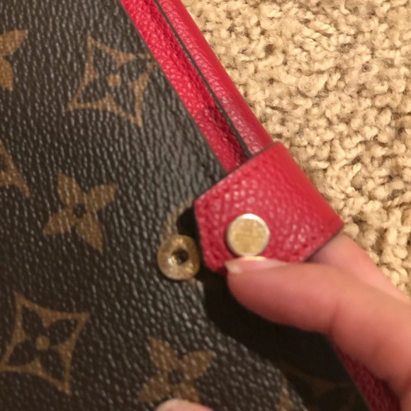 Louis Vuitton authentic wallet - Picture 6 of 8
